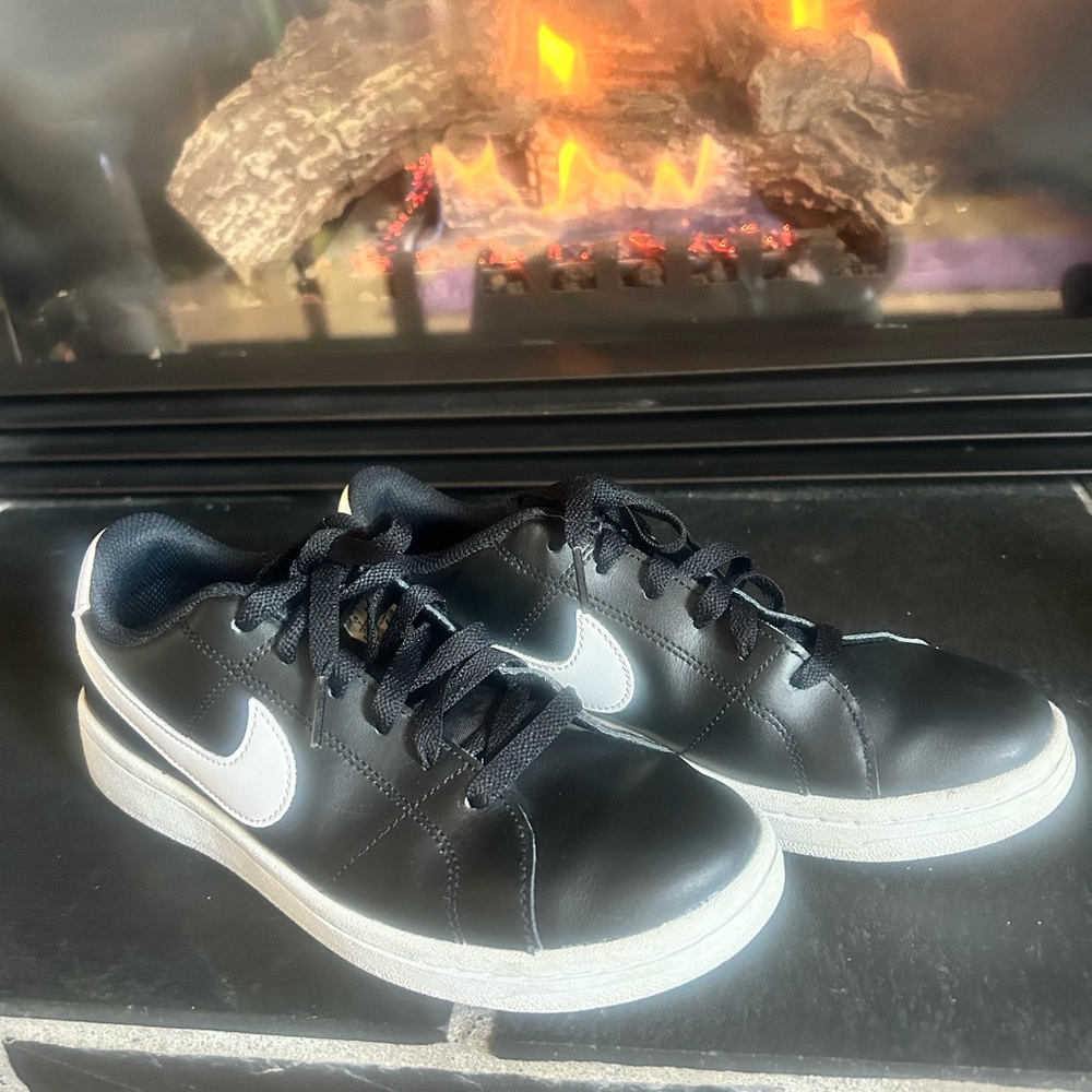 Nike Dark and Light Contrast Sneakers, casual and comfortable, size 7